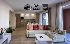 Apartamento Elegante Com Garagem E Piscina Na Praia Da Rocha